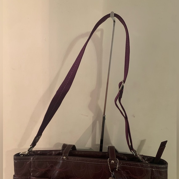 Coach signature Oversized Plum multi pockets tote adjustable shoulder st… - Picture 16 of 16